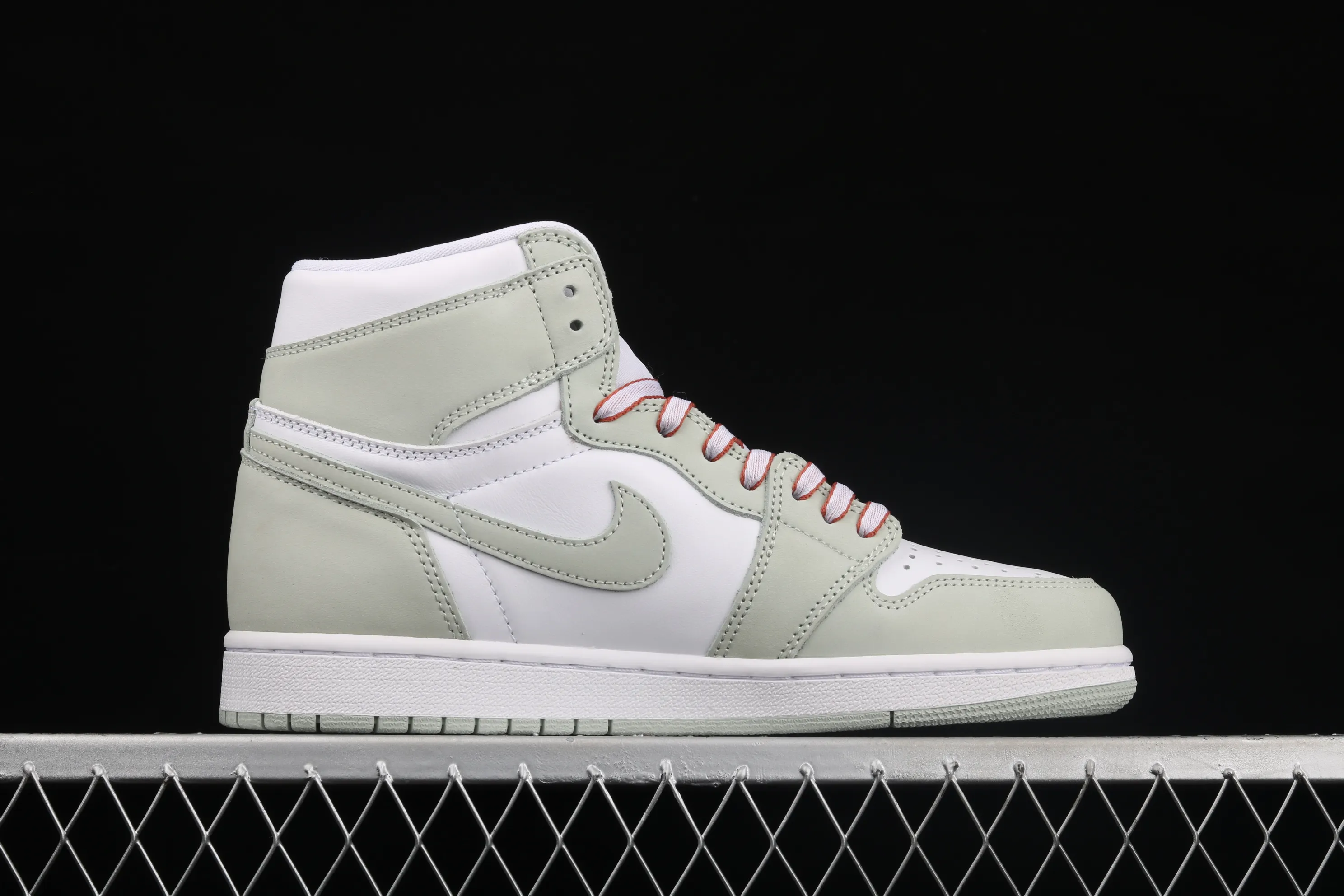 All categories Air Jordan Jordan series basketball shoes Air Jordan 1 High L version Air Jordan 1 Retro Hi AJ1 Joe 1 high top aqua blue CD0461-002